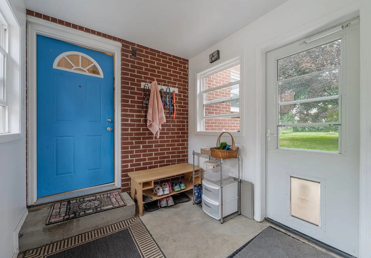3 bed, 1.5 bath, 1202 sqft, $1,950 — Photo 3