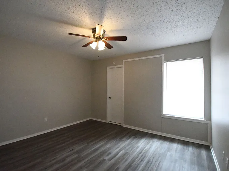 7114 Gatewood Dr — Photo 11