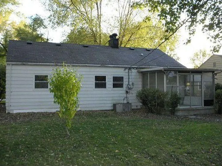 3 bed, 960 sqft, $1,600 — Photo 3