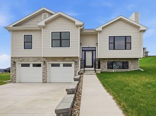 511 E Wood St, Avoca, IA 51521