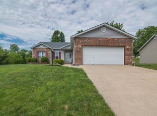 839 Emerald Green Dr, O'Fallon, IL 62269
