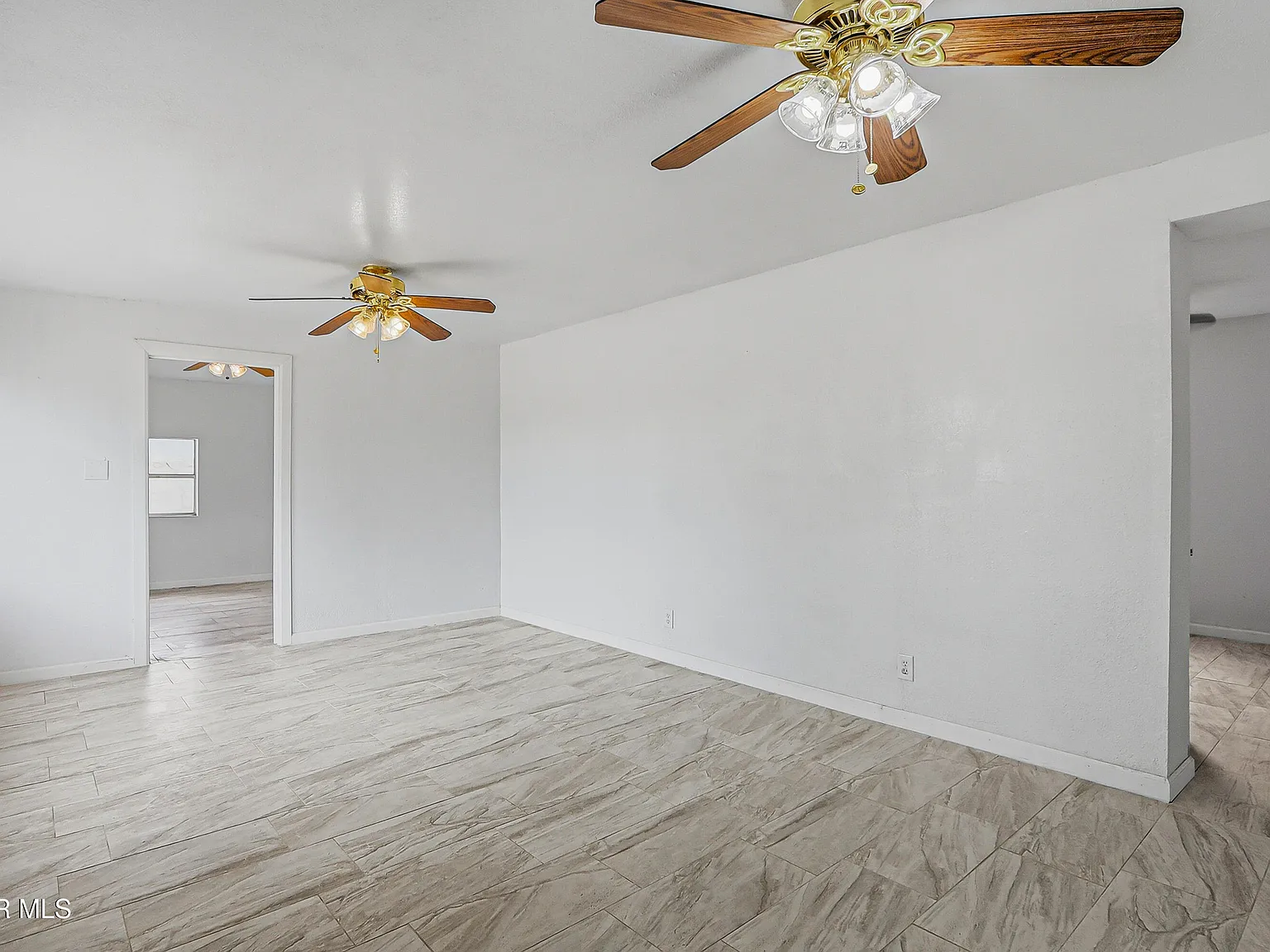 1 bed, 1.0 bath, 811 sqft, $950 — Photo 3