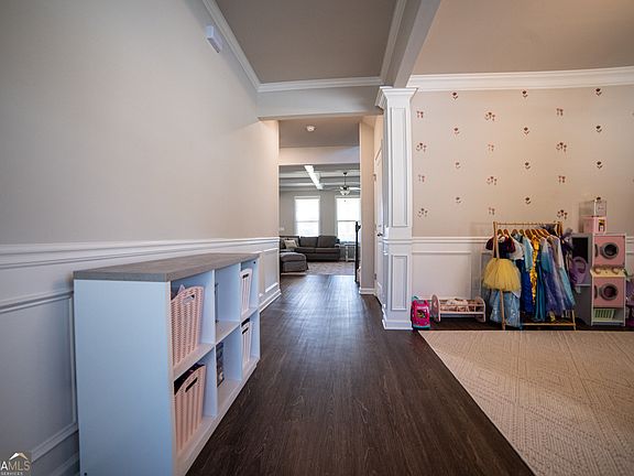 2nd image of 9849 Elderberry Pointe