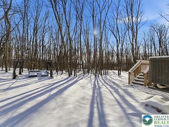 4th image of 232 Shenandoah Trl