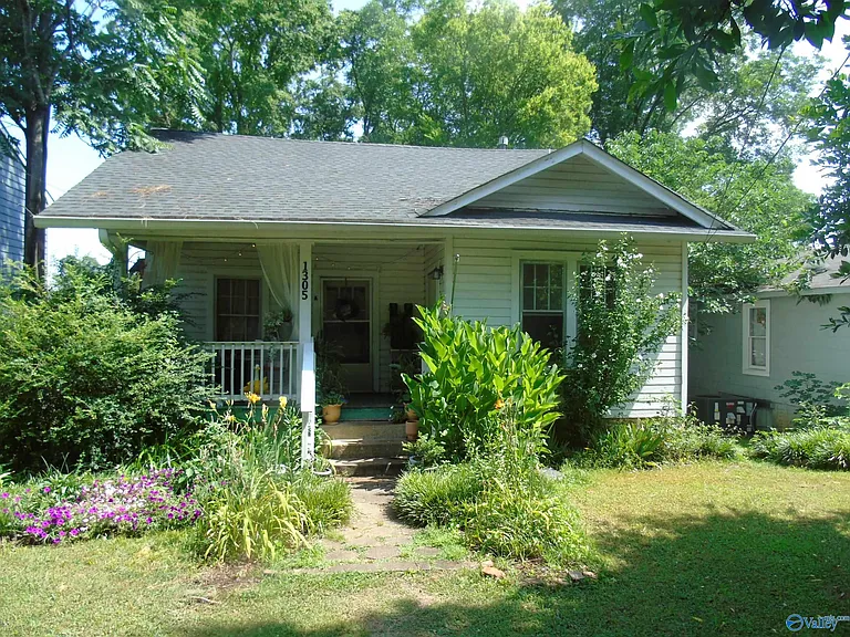 1305B Wells Ave SE — Photo 2