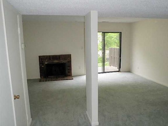 4th image of 303 B Village Ln
