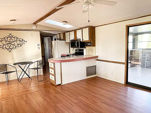 4th image of 25621 Lilac Ct #L-063