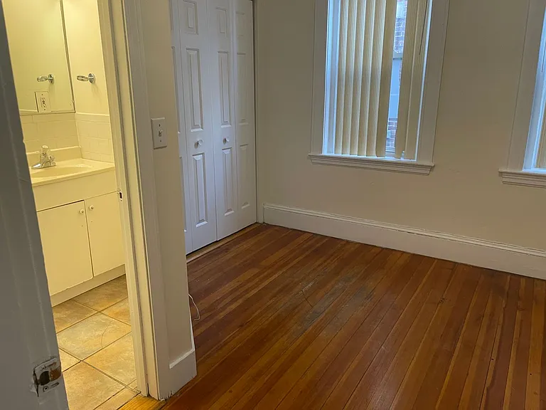 6 Barrows St #6 — Photo 6