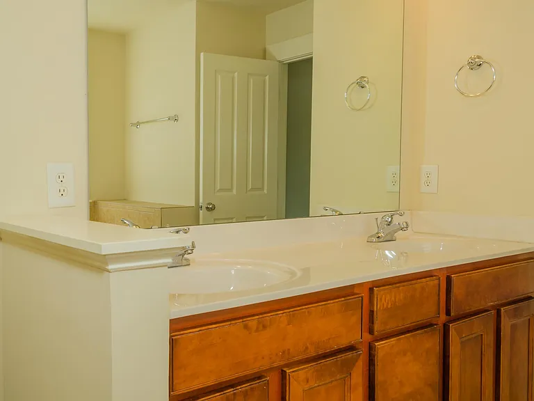 4402 Crystal Breeze St — Photo 10