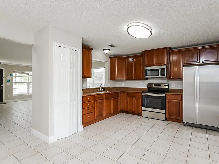 1060 Martin Blvd — Photo 9