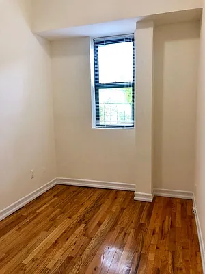 Rented by Urban Real Estate Inc | media 21