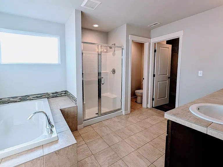 625 Covington Ave — Photo 16
