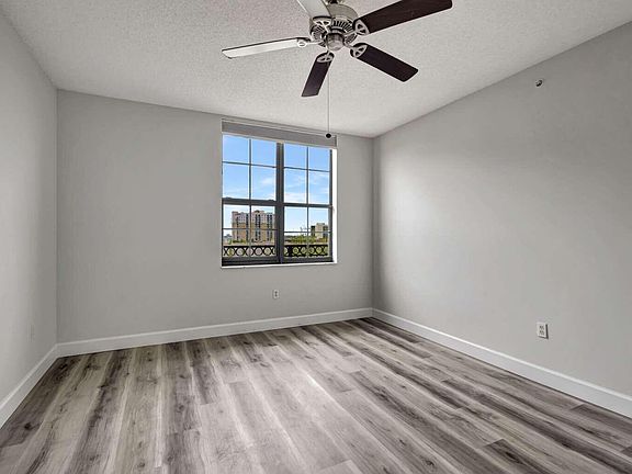 4th image of 780 S Sapodilla Avenue #507