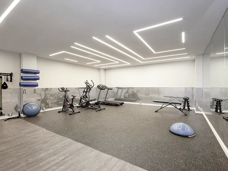 1127 Willoughby Ave #7D — Photo 8