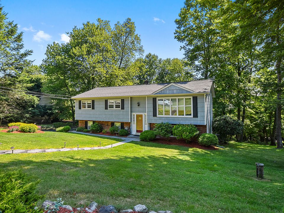 Welcome home to 28 Hillside Terrace!