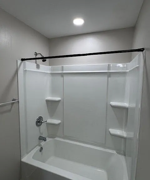 2401 Charles St #9 — Photo 8