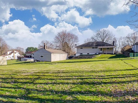 4th image of 739 Norton Dr