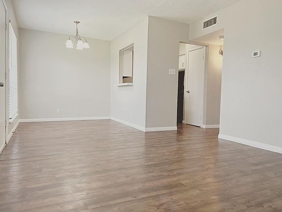 5th image of 461 Eldon Dr #12