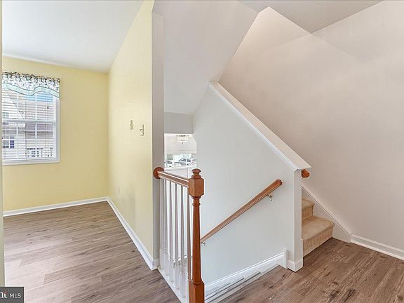 4th image of 258 Buchanan Ct