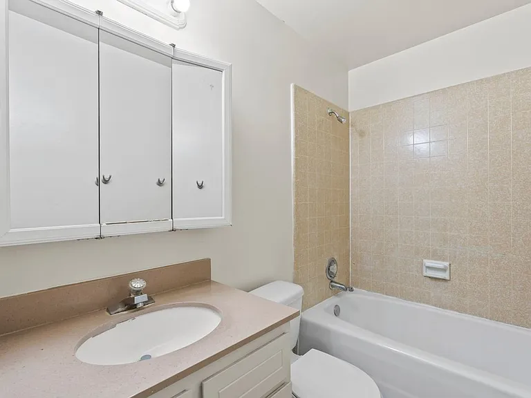Christopher Village Apartments — Photo 26