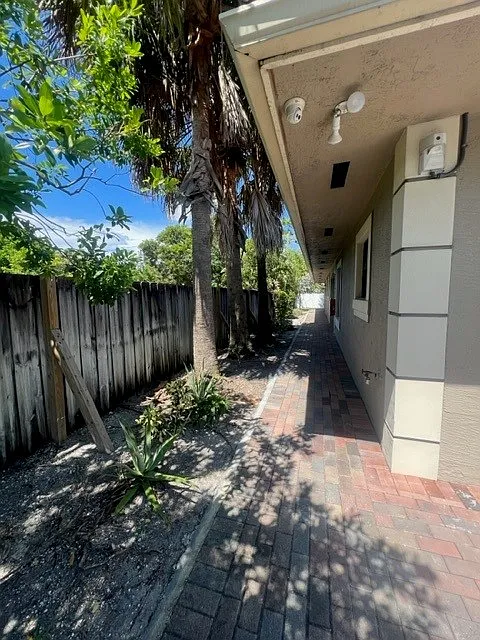 2 bed, 750 sqft, $1,895 — Photo 2