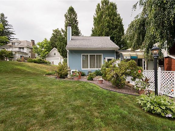 2nd image of 696 Windwood Dr #D