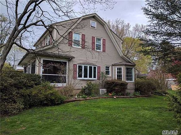 2nd image of 604 2nd St N