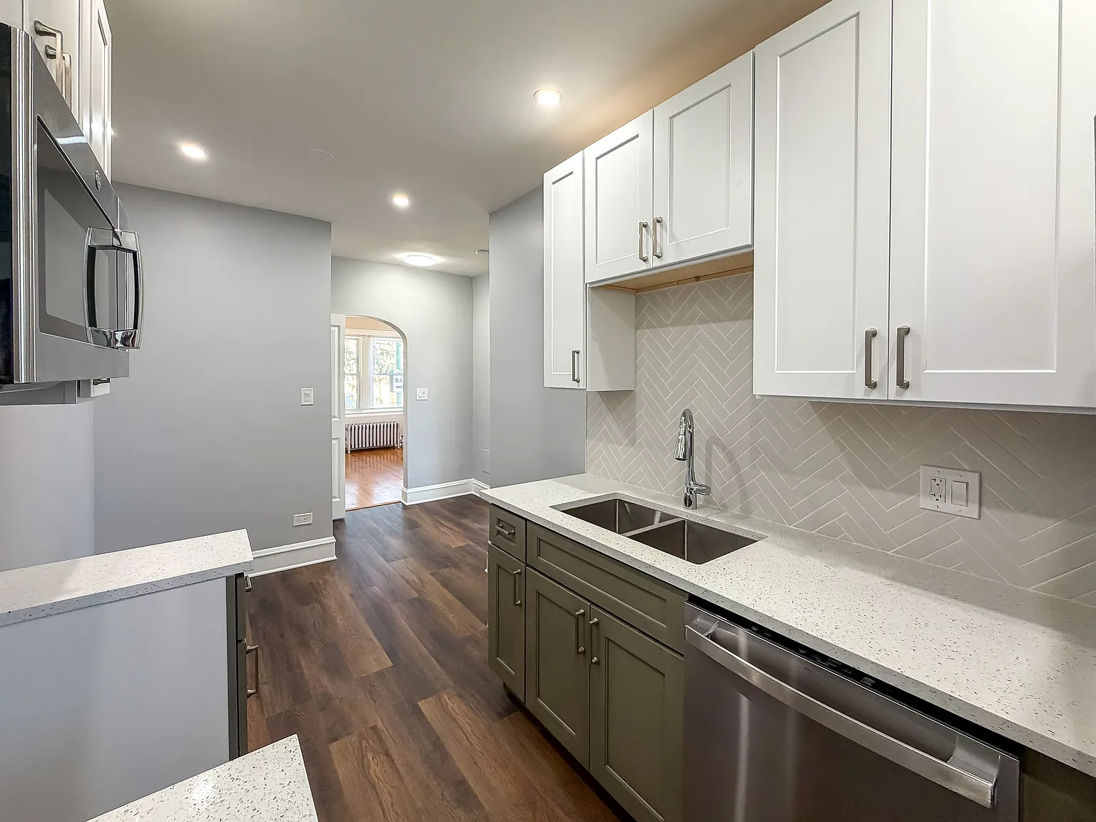 1 bed, 430 sqft, $1,565 — Photo 2