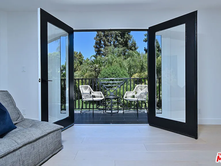 19061 Wells Dr — Photo 31