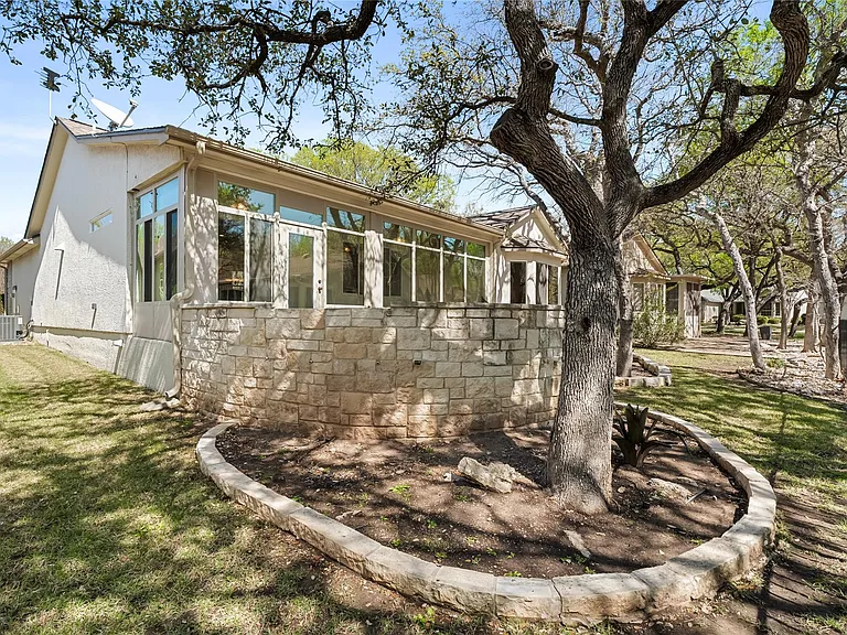 103 Harness Ln — Photo 32