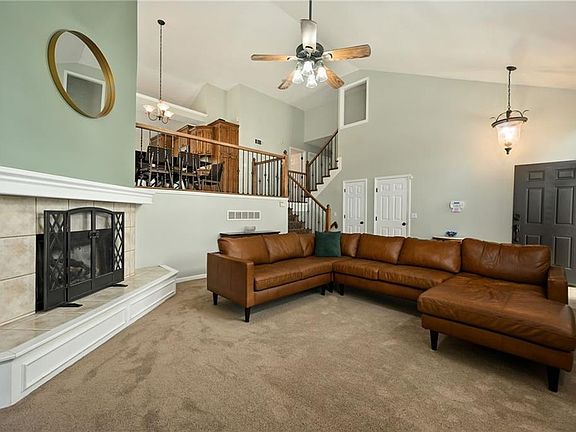 5th image of 1216 SE Meridian Dr