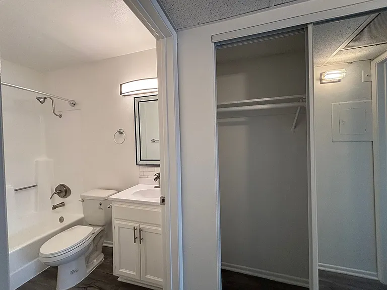 951 S. Oxford Ave. — Photo 29