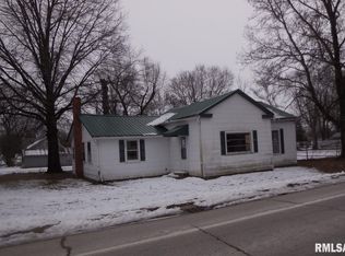 109 N Oak St, Bath, IL 62617