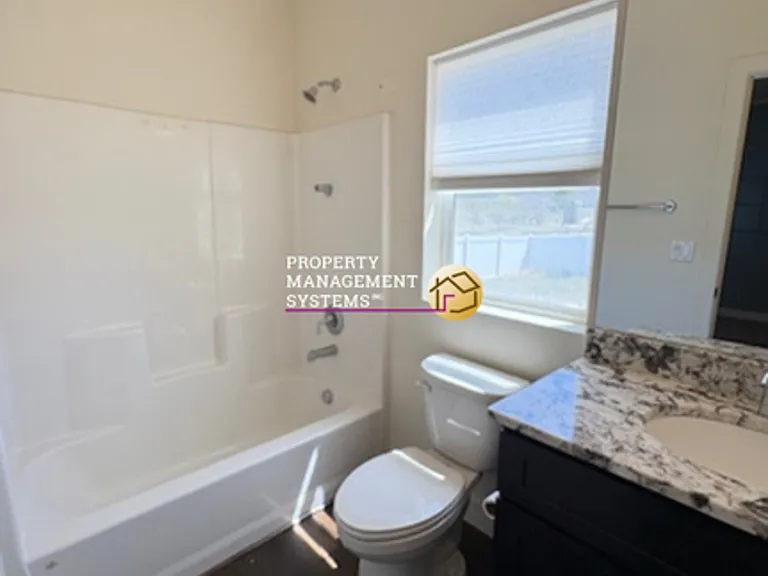 1909 E Magnolia Cir — Photo 16