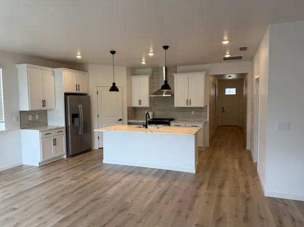 1657 Knobby Pine Dr, Fort Collins, CO 80528