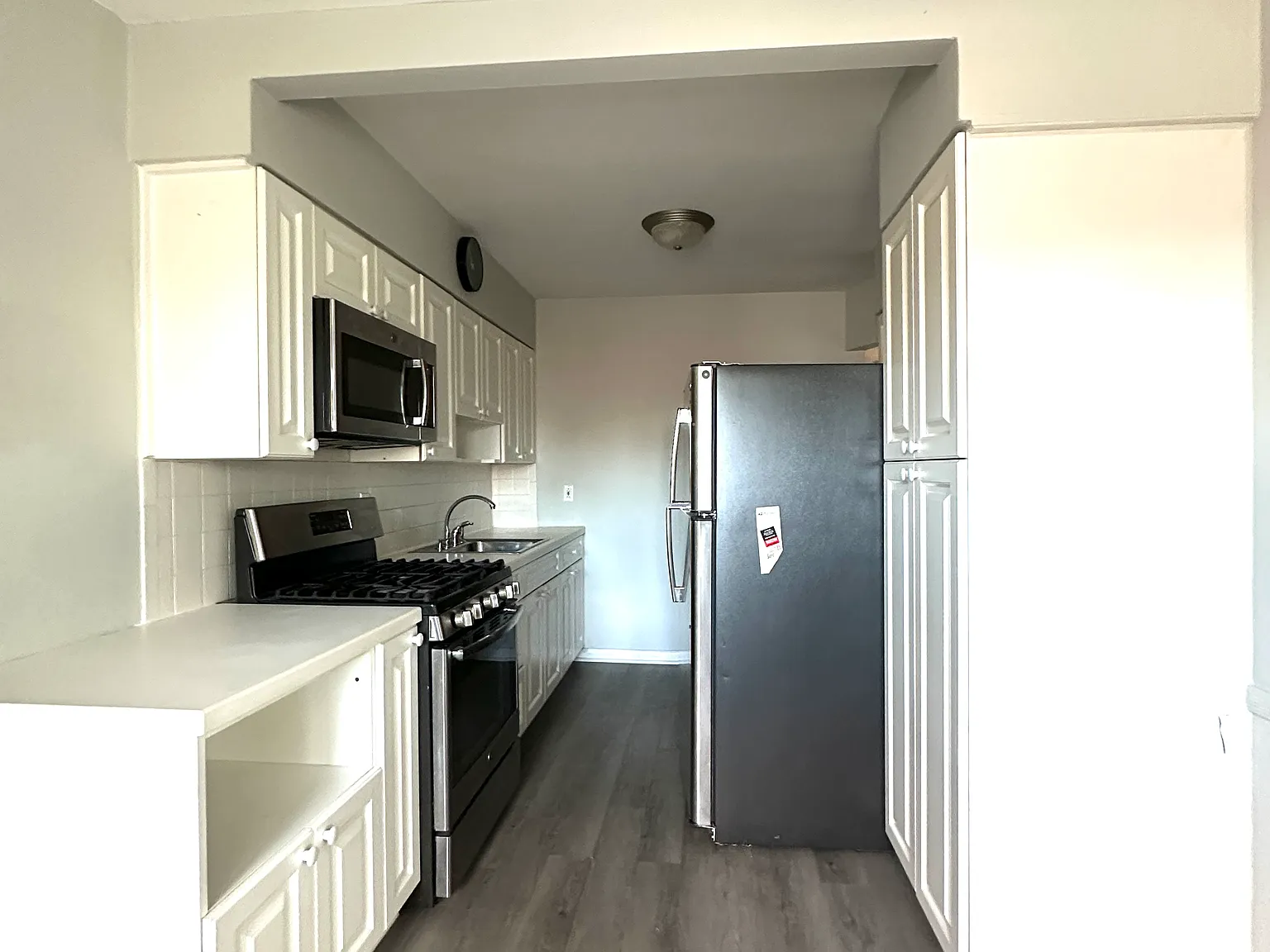 2 bed, 1000 sqft, $3,000 — Photo 4