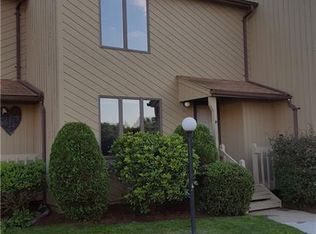 53 Kristee Cir, West Warwick, RI 02893