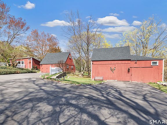 5th image of 117 Quaker Farms Road