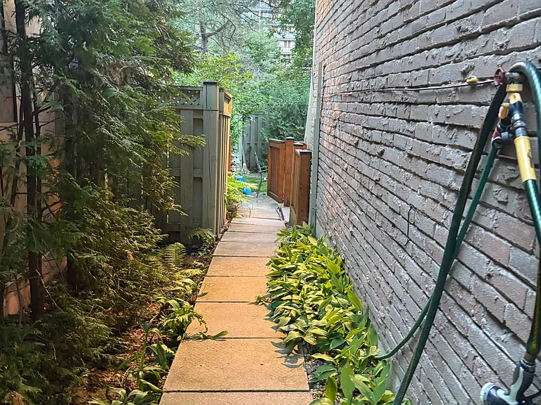 8 Tarbert Rd #BASEMENT — Photo 3