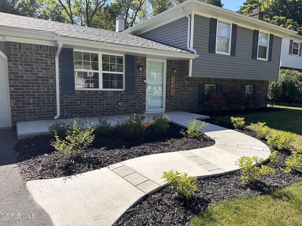2347 Brownlee Dr, Toledo, OH - View 3