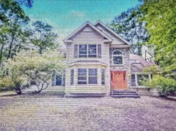 121 Cedar Ln, Canadensis, PA 18325