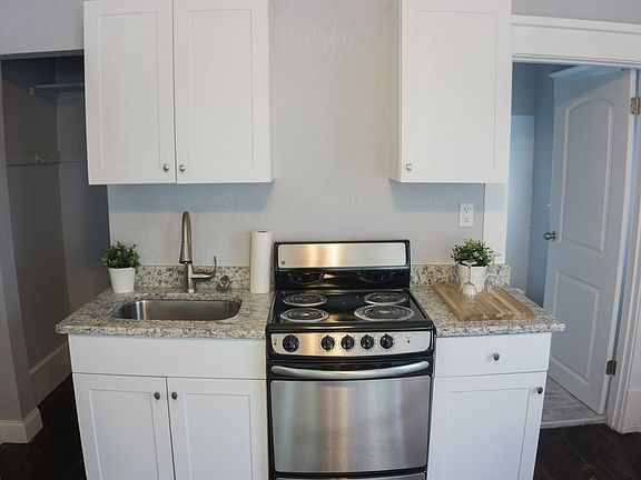 4th image of 700 1st St N #1
