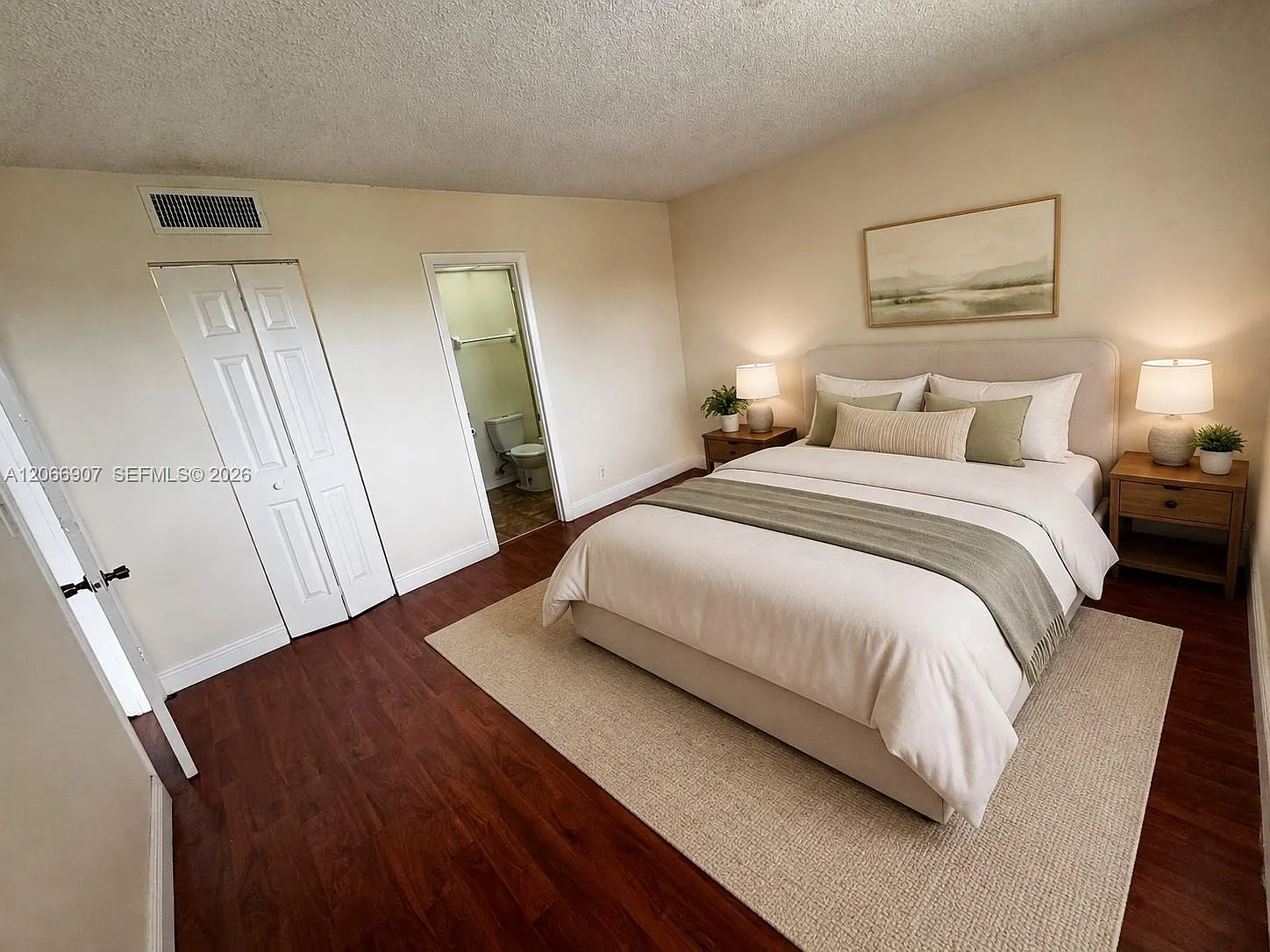 Versailles Gardens Condo — Photo 2