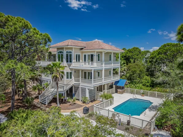 1604 Hawthorne Ln, Eastpoint, FL 32328