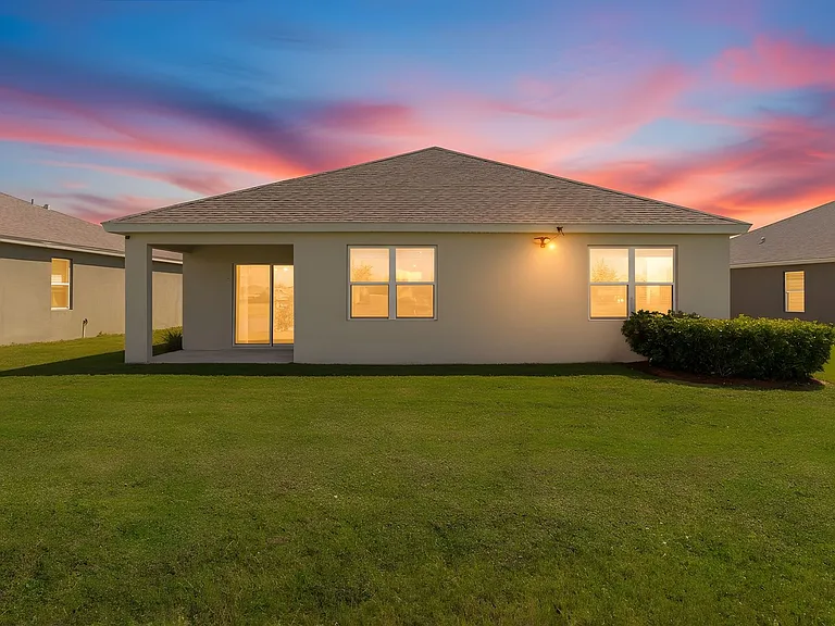 465 Sorrento Dr — Photo 9