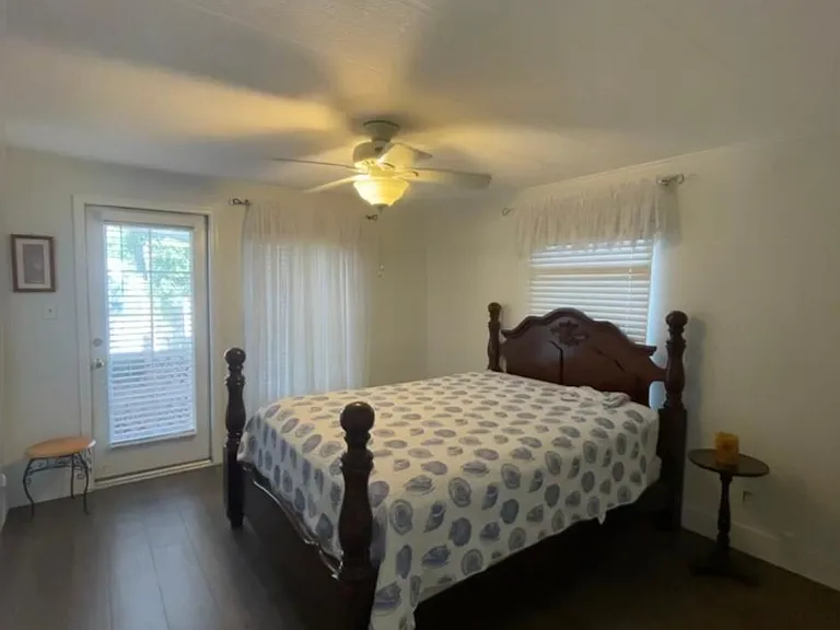 900 S Emerald Dr — Photo 13