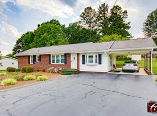938 Brownwood Dr, Winston Salem, NC 27105