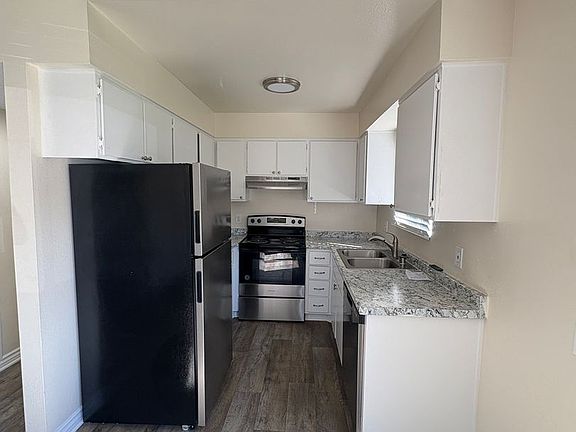 3rd image of 950 S Magnolia Ave #31