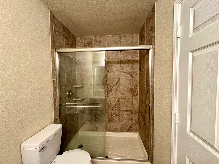 224 Oak Tree Ln — Photo 10