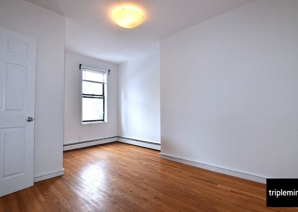 2nd image of 162 Bedford Ave #4D